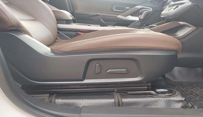 2021 Tata Harrier XZ PLUS 2.0L DUAL TONE, Diesel, Manual, 1,15,073 km, Driver Side Adjustment Panel