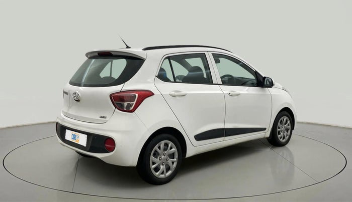 2018 Hyundai Grand i10 SPORTZ 1.2 KAPPA VTVT, Petrol, Manual, 39,931 km, Right Back Diagonal