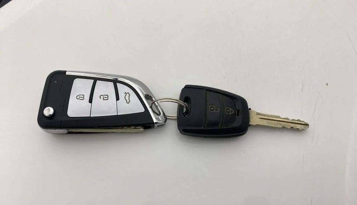 2018 Hyundai Grand i10 SPORTZ 1.2 KAPPA VTVT, Petrol, Manual, 39,931 km, Key Close Up
