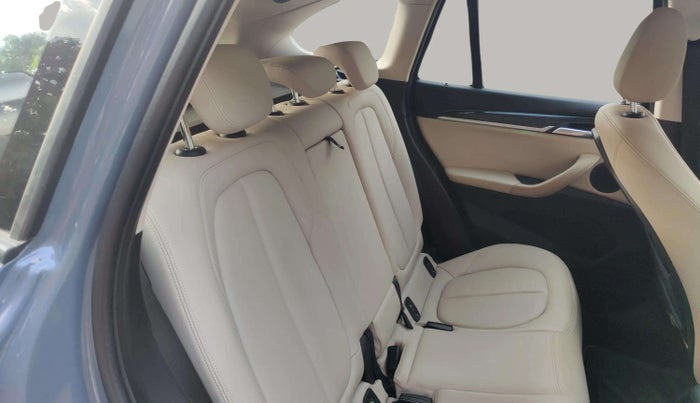 2022 BMW X1 sDrive 20d x Line, Diesel, Automatic, 35,797 km, Right Side Rear Door Cabin