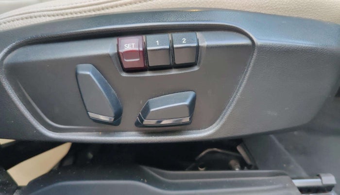 2022 BMW X1 sDrive 20d x Line, Diesel, Automatic, 35,797 km, Driver Side Adjustment Panel