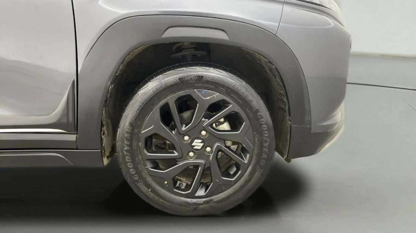 2023 Maruti FRONX DELTA PLUS 1.2MT, Petrol, Manual, 25,999 km, Right Front Wheel