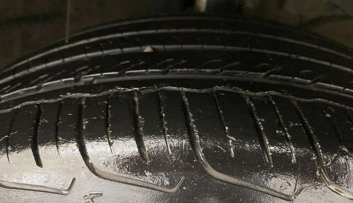 2023 Maruti FRONX DELTA PLUS 1.2MT, Petrol, Manual, 25,999 km, Right Front Tyre Tread