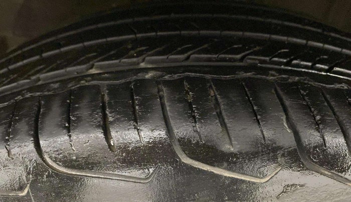 2023 Maruti FRONX DELTA PLUS 1.2MT, Petrol, Manual, 25,999 km, Left Front Tyre Tread