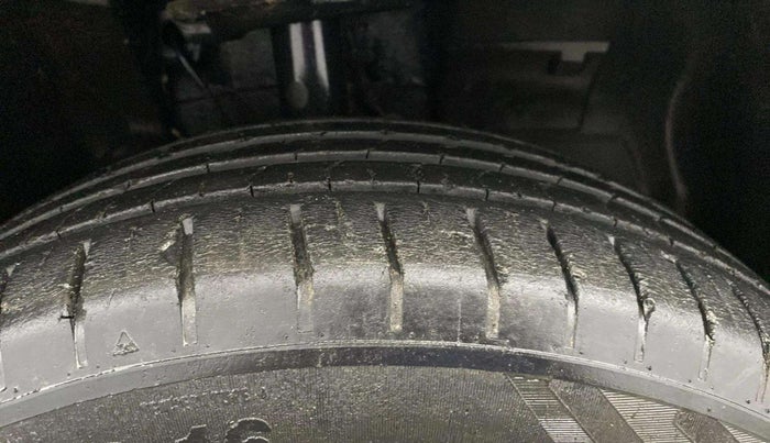2021 Tata PUNCH CREATIVE  AMT, Petrol, Automatic, 47,058 km, Right Front Tyre Tread