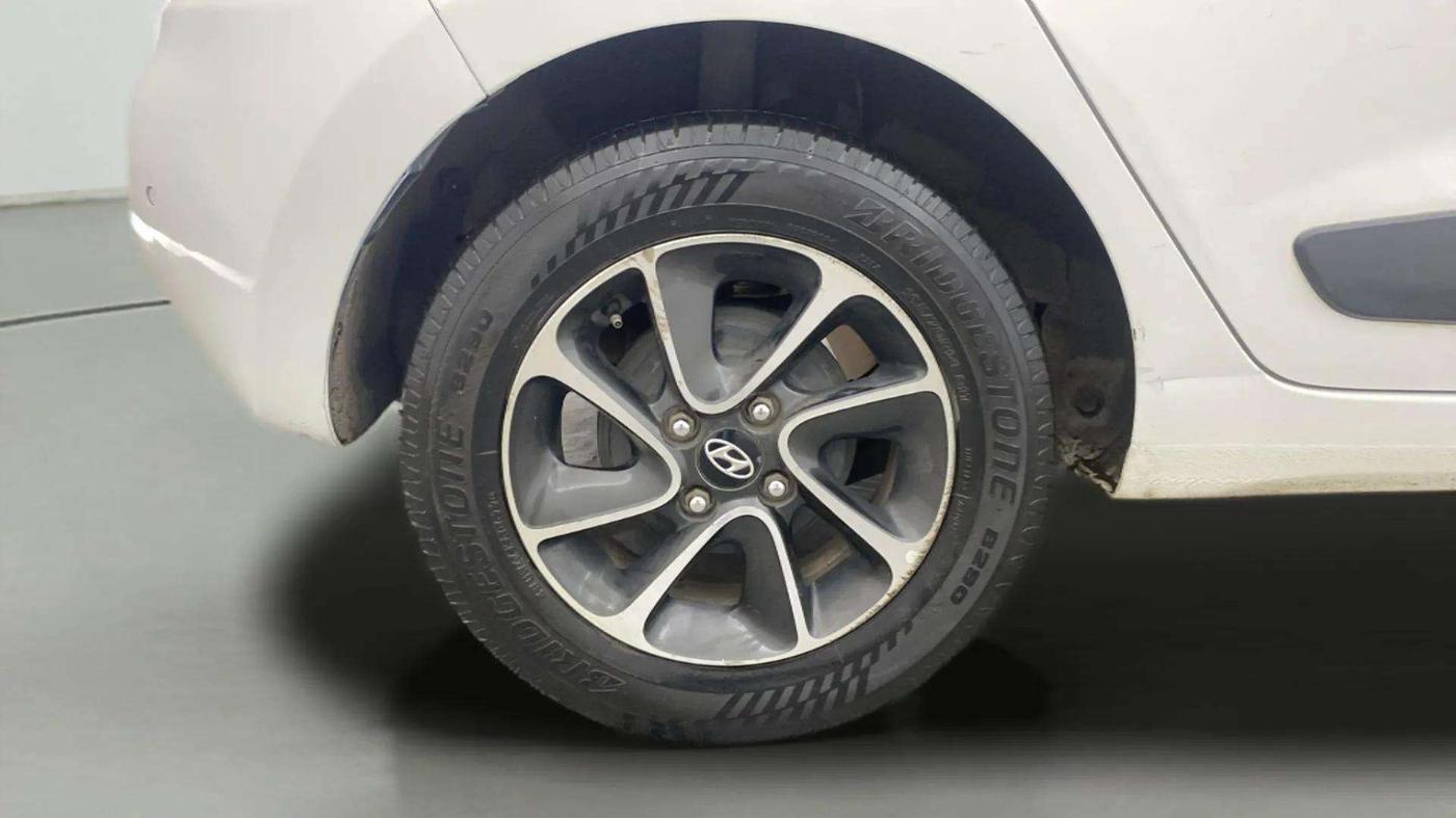 2017 Hyundai Grand i10 ASTA U2 1.2 CRDI, Diesel, Manual, 80,149 km, Right Rear Wheel