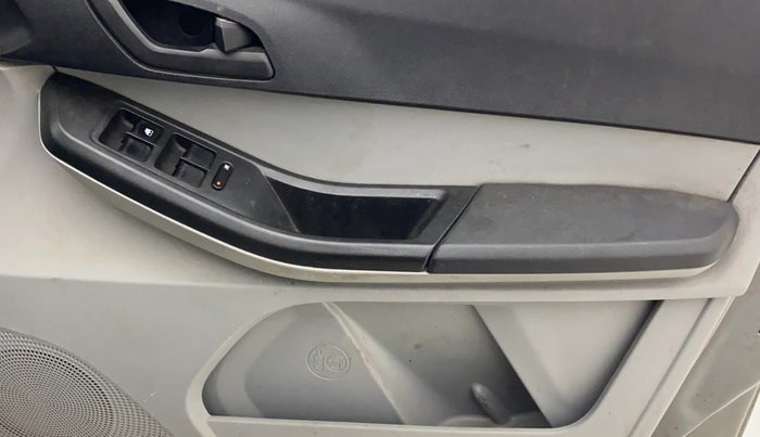 2022 Tata Tiago XT CNG, CNG, Manual, 75,705 km, Driver Side Door Panels Control