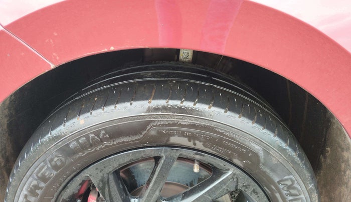 2024 Volkswagen VIRTUS  GT Plus 1.5 MT , Petrol, Manual, 30,777 km, Left Front Tyre Tread
