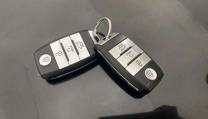 2021 KIA SONET HTX 1.0 IMT, Petrol, Manual, 57,682 km, Key Close Up