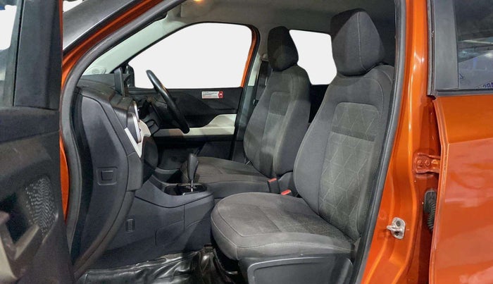 2022 Tata PUNCH CREATIVE AMT 1.2 RTN DUAL TONE, Petrol, Automatic, 30,100 km, Right Side Front Door Cabin