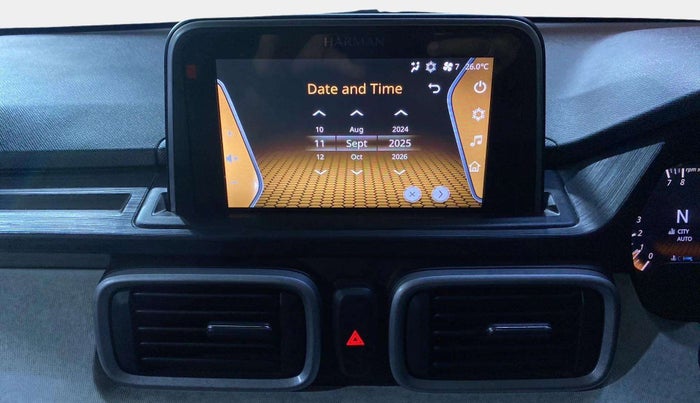 2022 Tata PUNCH CREATIVE AMT 1.2 RTN DUAL TONE, Petrol, Automatic, 30,100 km, Air Conditioner