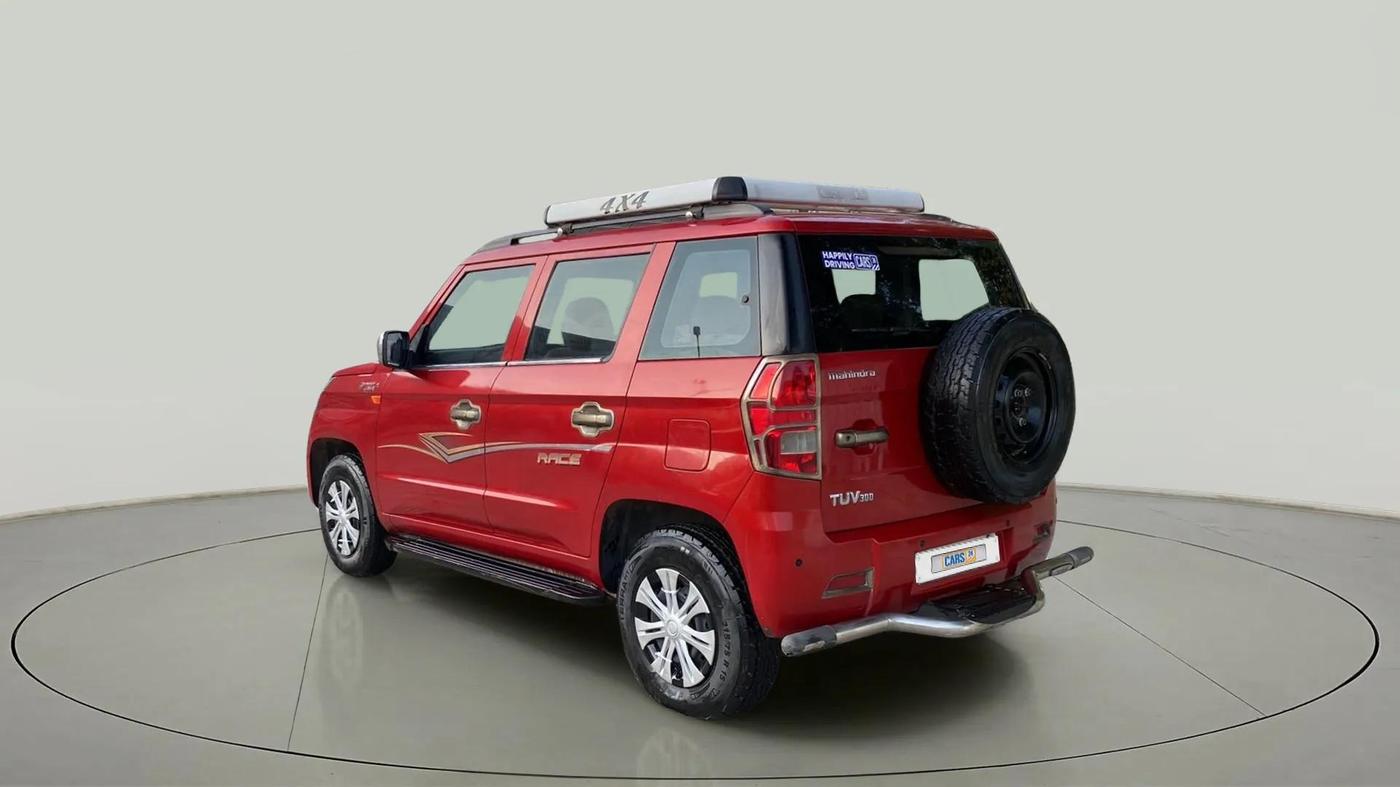2016 Mahindra TUV300 T6, Diesel, Manual, 71,333 km, Left Back Diagonal