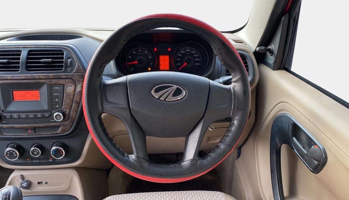 2016 Mahindra TUV300 T6, Diesel, Manual, 71,333 km, Steering Wheel Close Up