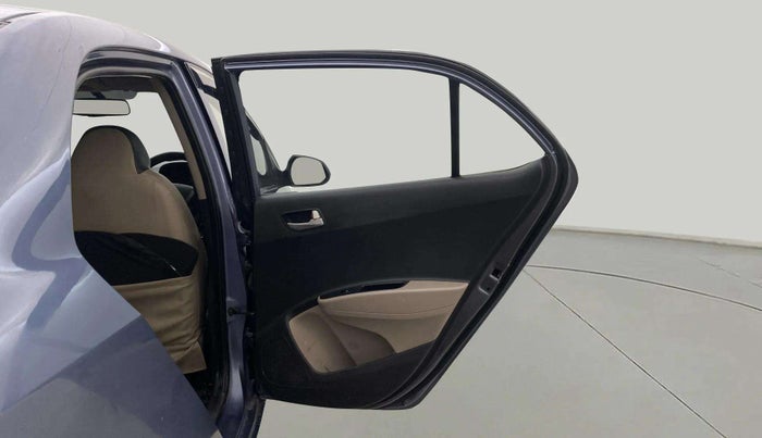 2015 Hyundai Xcent SX 1.2 (O), Petrol, Manual, 1,40,947 km, RHS Rear Door