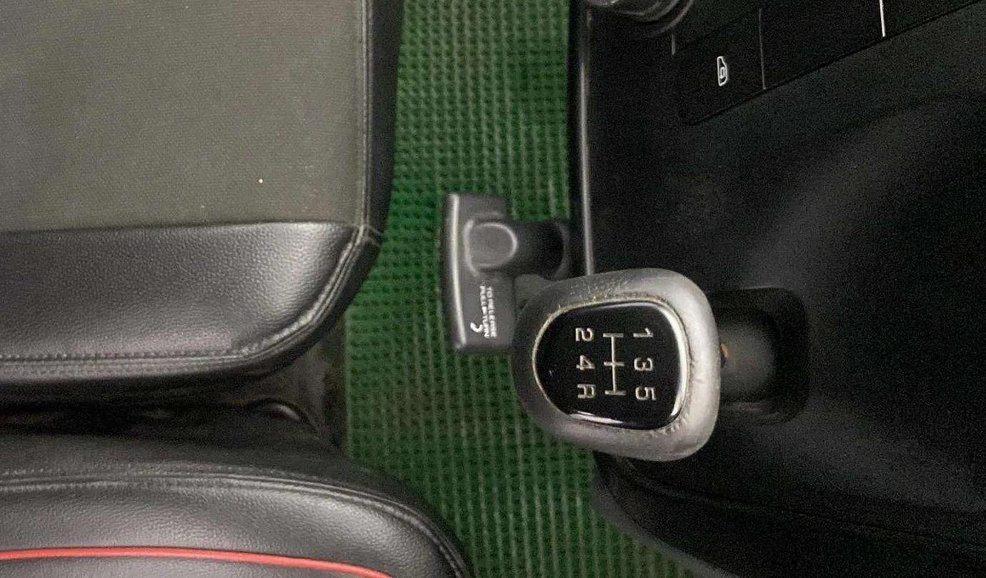 2018 Mahindra KUV 100 NXT K2+ P 6 STR, Petrol, Manual, 41,440 km, Gear Lever