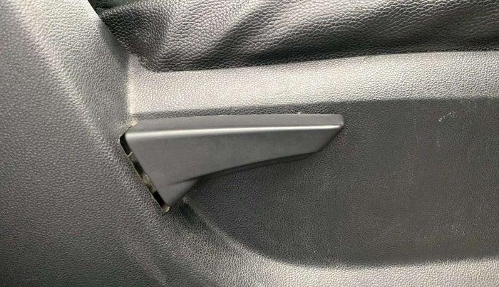2018 Mahindra KUV 100 NXT K2+ P 6 STR, Petrol, Manual, 41,440 km, Driver Side Adjustment Panel