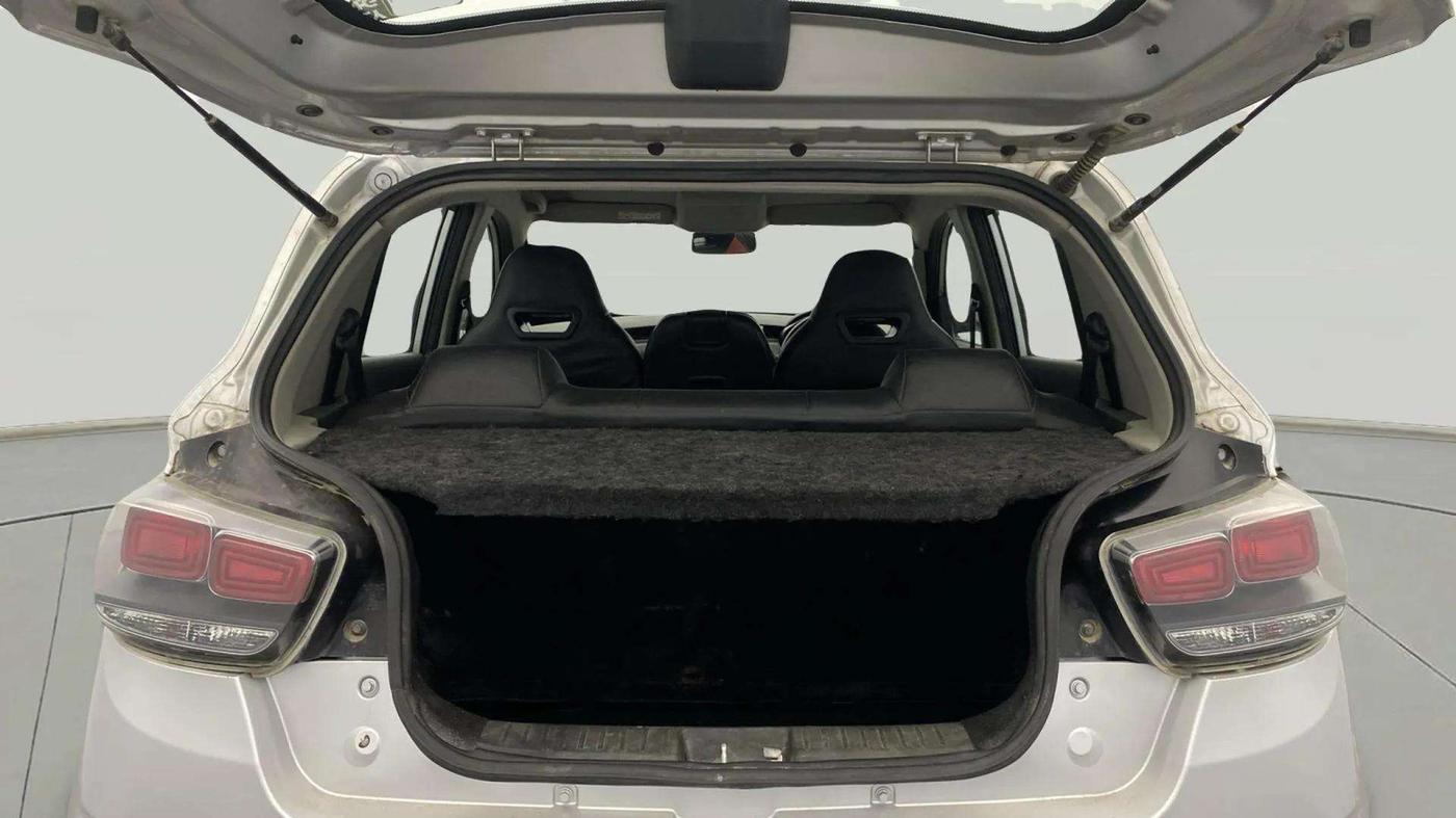 2018 Mahindra KUV 100 NXT K2+ P 6 STR, Petrol, Manual, 41,440 km, Boot Open Zoomed View