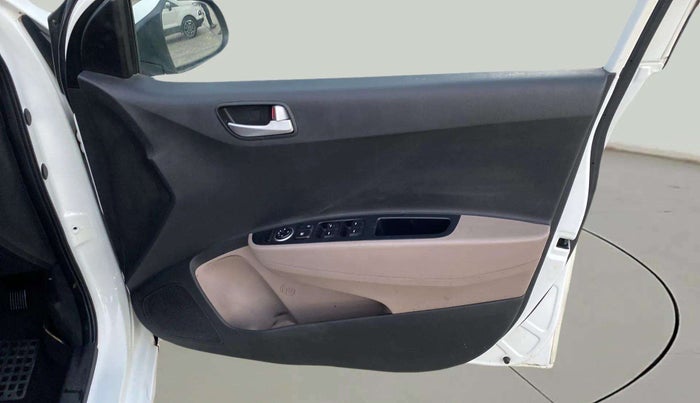 2018 Hyundai Xcent SX 1.2, CNG, Manual, 72,844 km, Driver Side Door Panels Control