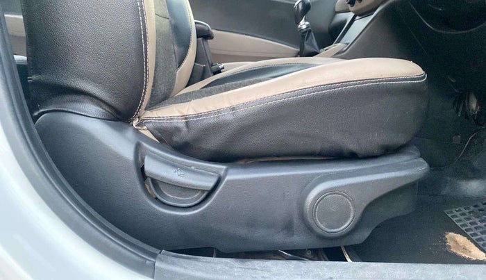 2018 Hyundai Xcent SX 1.2, CNG, Manual, 72,844 km, Driver Side Adjustment Panel