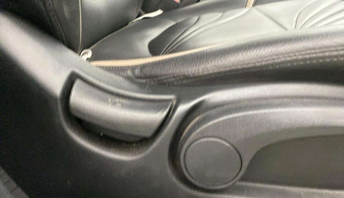 2018 Hyundai Creta SX AT 1.6 PETROL, Petrol, Automatic, 64,304 km, Driver Side Adjustment Panel