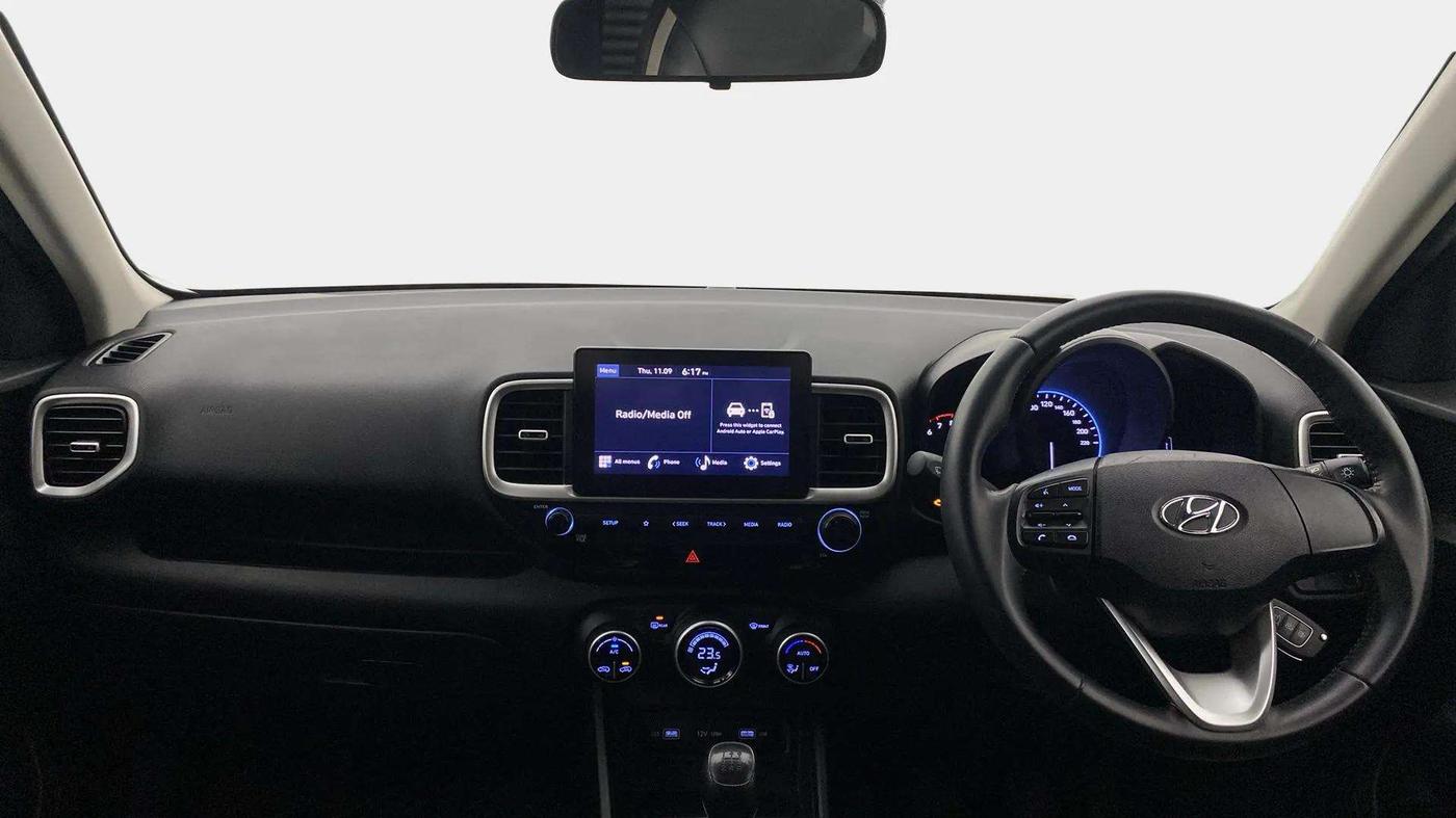 2022 Hyundai VENUE S Plus 1.2 Petrol MT, CNG, Manual, 44,423 km, Dashboard