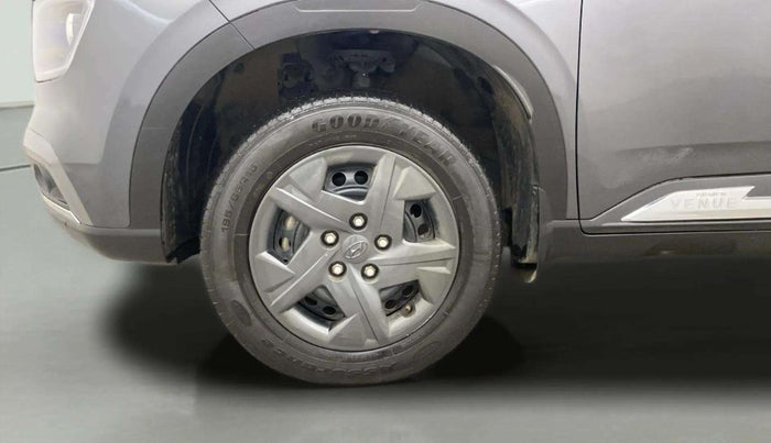 2022 Hyundai VENUE S Plus 1.2 Petrol MT, CNG, Manual, 44,423 km, Left Front Wheel