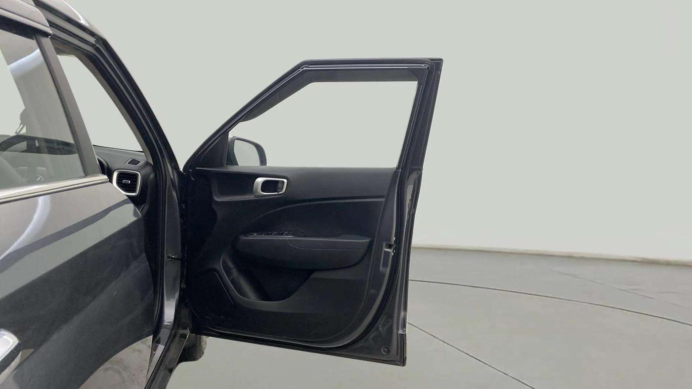 2022 Hyundai VENUE S Plus 1.2 Petrol MT, CNG, Manual, 44,423 km, RHS Front Door