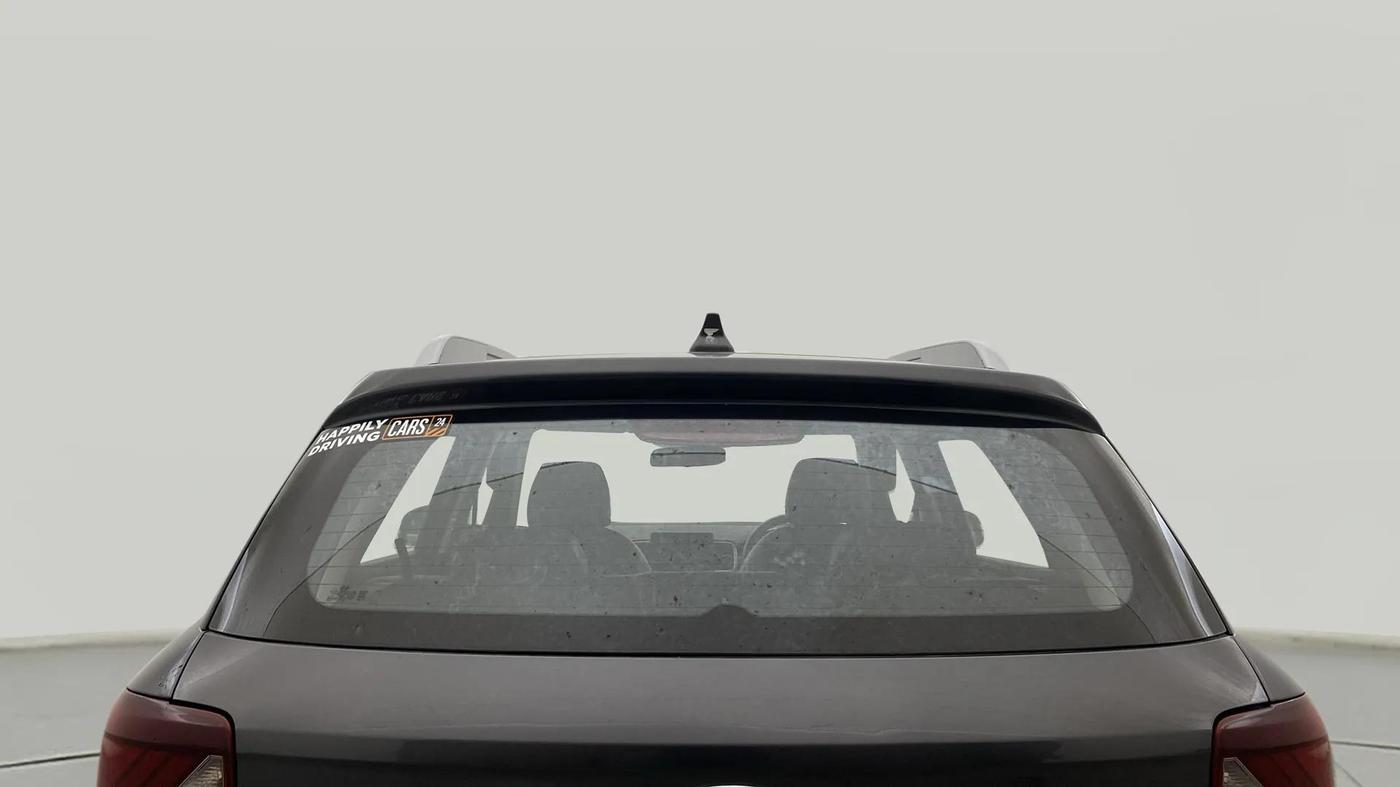 2022 Hyundai VENUE S Plus 1.2 Petrol MT, CNG, Manual, 44,423 km, Rear Windshield
