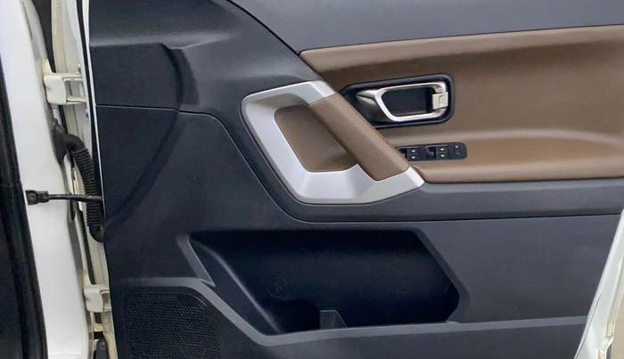 2022 Tata Harrier XZA SUROOF 2.0L DUAL TONE, Diesel, Automatic, 59,452 km, Driver Side Door Panels Control