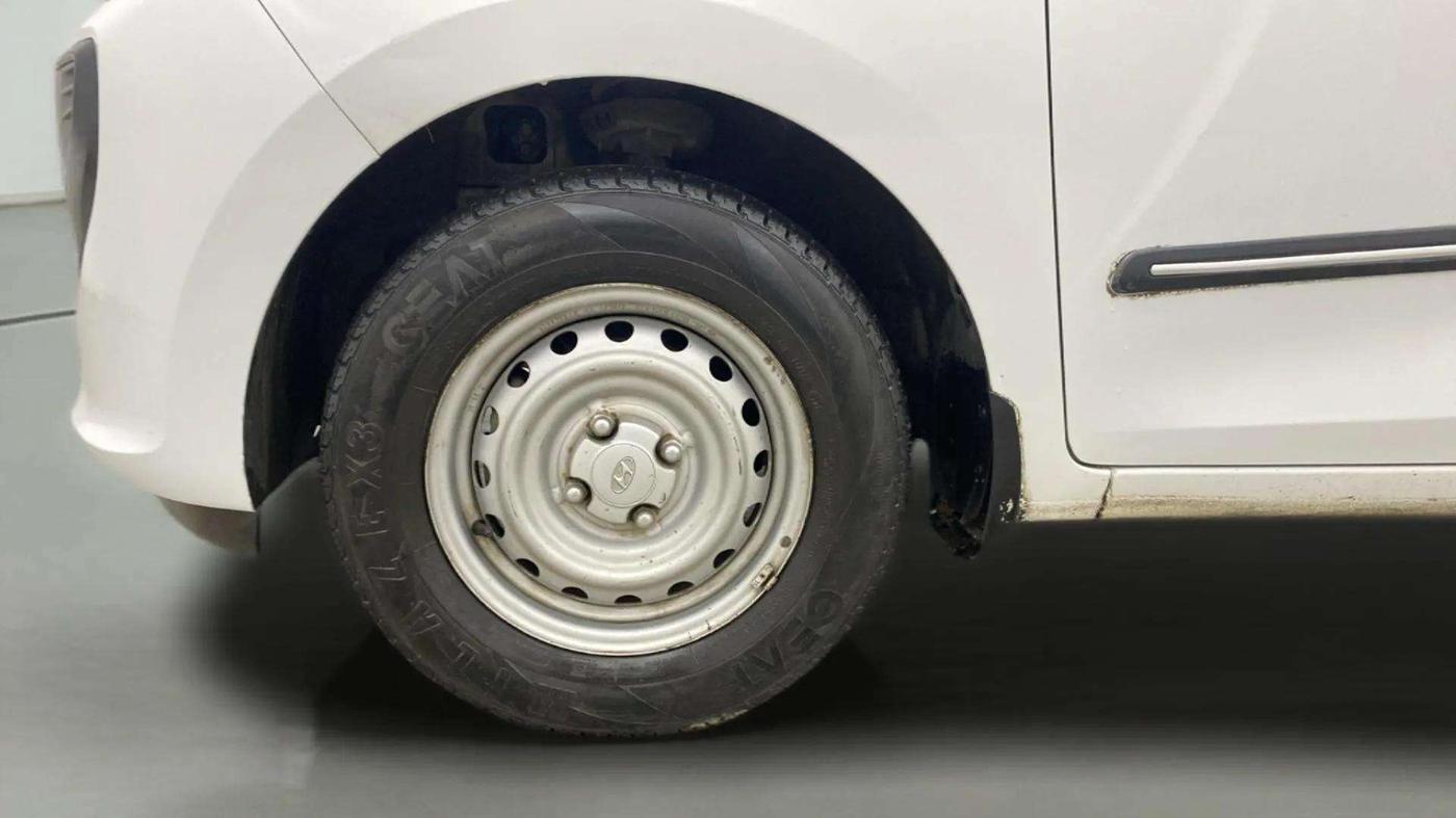 2021 Hyundai NEW SANTRO MAGNA EXECUTIVE CNG, CNG, Manual, 70,145 km, Left Front Wheel