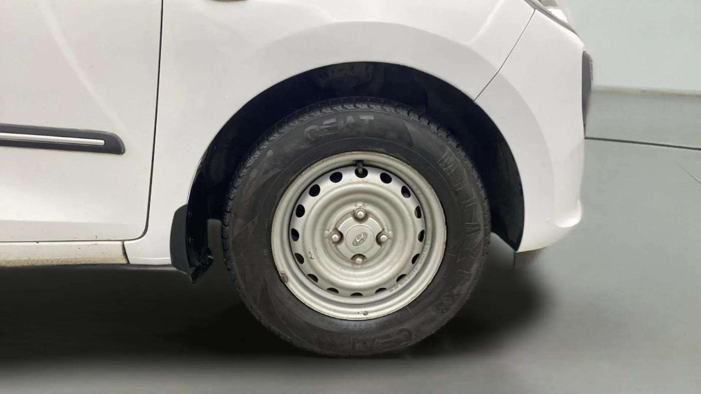 2021 Hyundai NEW SANTRO MAGNA EXECUTIVE CNG, CNG, Manual, 70,145 km, Right Front Wheel