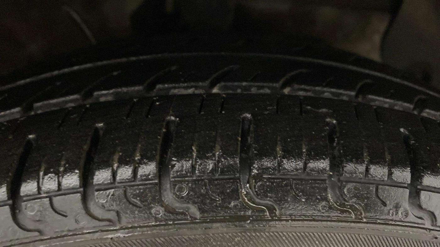 2021 Hyundai NEW SANTRO MAGNA EXECUTIVE CNG, CNG, Manual, 70,145 km, Right Front Tyre Tread