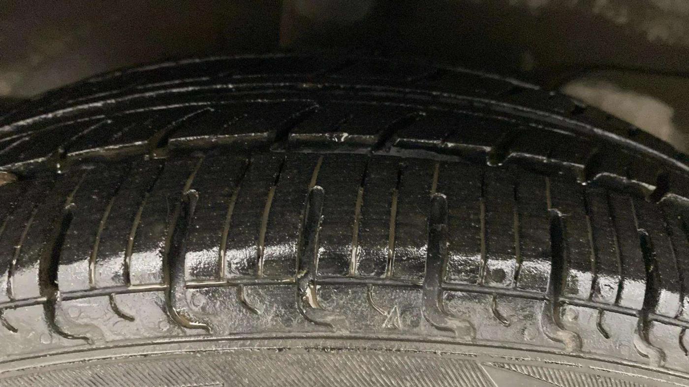 2021 Hyundai NEW SANTRO MAGNA EXECUTIVE CNG, CNG, Manual, 70,145 km, Right Rear Tyre Tread