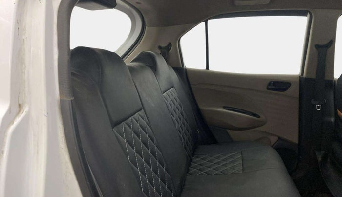 2021 Hyundai NEW SANTRO MAGNA EXECUTIVE CNG, CNG, Manual, 70,145 km, Right Side Rear Door Cabin