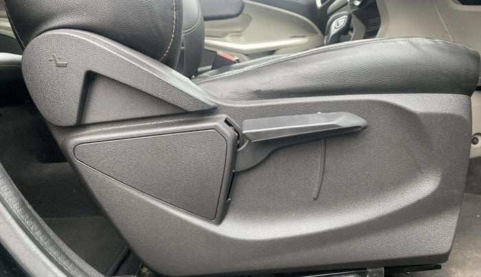 2016 Ford Ecosport TITANIUM 1.5L PETROL AT, Petrol, Automatic, 36,712 km, Driver Side Adjustment Panel