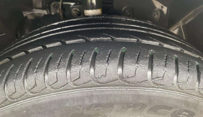 2016 Ford Ecosport TITANIUM 1.5L PETROL AT, Petrol, Automatic, 36,712 km, Right Front Tyre Tread