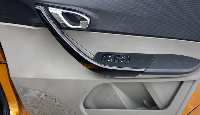 2017 Tata Tiago XZ PETROL, Petrol, Manual, 80,480 km, Driver Side Door Panels Control