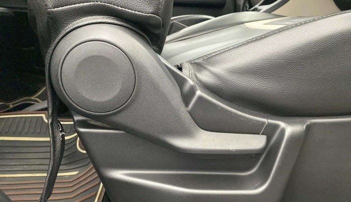 2022 Maruti New Wagon-R VXI 1.0, Petrol, Manual, 37,164 km, Driver Side Adjustment Panel