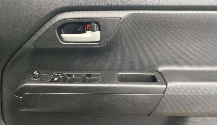2022 Maruti New Wagon-R VXI 1.0, Petrol, Manual, 37,164 km, Driver Side Door Panels Control