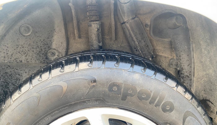 2017 Renault Duster 85 PS RXE DIESEL, Diesel, Manual, 37,290 km, Right Rear Tyre Tread