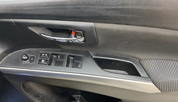 2021 Maruti S Cross ZETA 1.5, Petrol, Manual, 80,783 km, Driver Side Door Panels Control