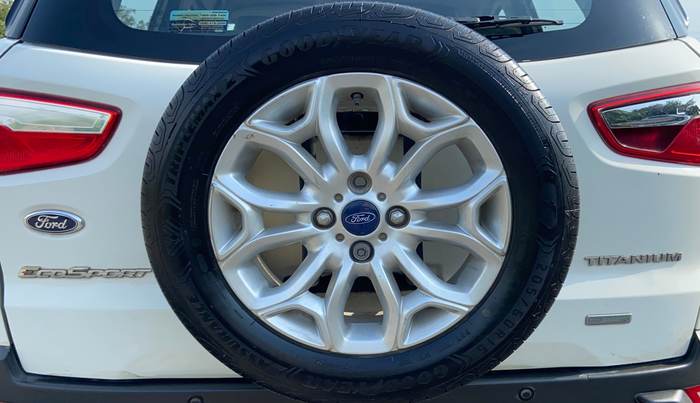 2015 Ford Ecosport TITANIUM 1.5L PETROL, Petrol, Manual, 1,16,877 km, Spare Tyre