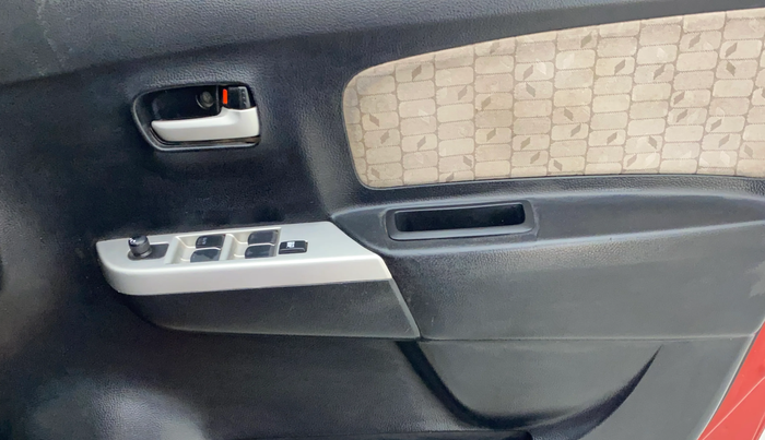 2014 Maruti Wagon R 1.0 VXI, Petrol, Manual, 52,834 km, Driver Side Door Panels Control