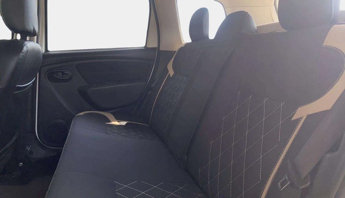 2017 Renault Duster RXS CVT, Petrol, Automatic, 39,181 km, Right Side Rear Door Cabin