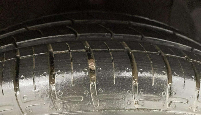 2014 Hyundai Xcent S (O) 1.2, Petrol, Manual, 39,867 km, Right Front Tyre Tread