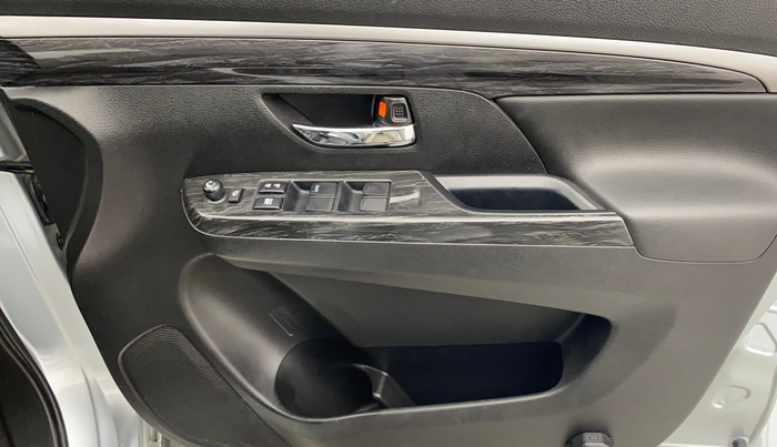 2022 Maruti XL6 ALPHA PLUS MT, Petrol, Manual, 29,112 km, Driver Side Door Panels Control