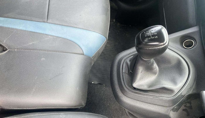 2018 Datsun Go T (O), Petrol, Manual, 27,323 km, Gear Lever