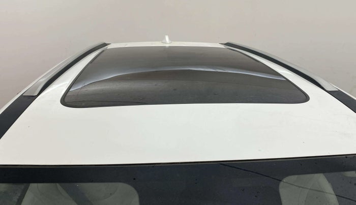 2022 Mahindra XUV700 AX 7 LUXURY D AT 7 STR, Diesel, Automatic, 84,785 km, Moonroof/ Sunroof