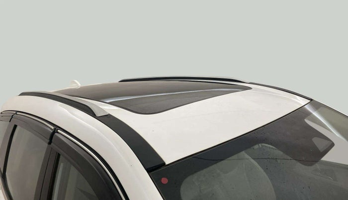 2022 Mahindra XUV700 AX 7 LUXURY D AT 7 STR, Diesel, Automatic, 84,785 km, Roof