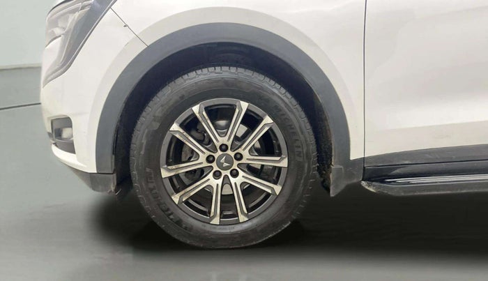 2022 Mahindra XUV700 AX 7 LUXURY D AT 7 STR, Diesel, Automatic, 84,785 km, Left Front Wheel